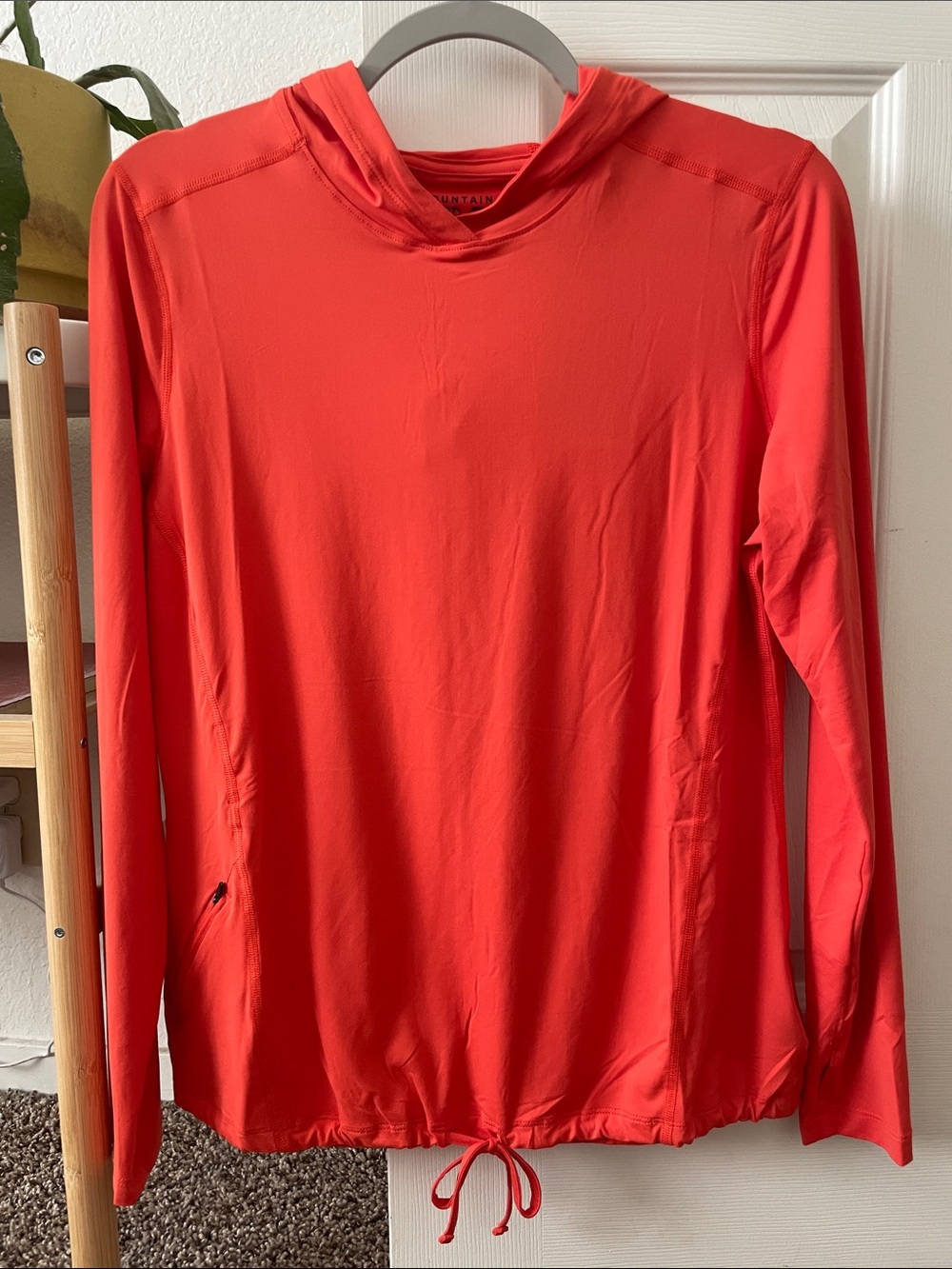 NWT Mountain Hardware Crater Lake Sun Hoodie